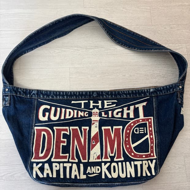 캐피탈 데님 뉴스페이퍼 백