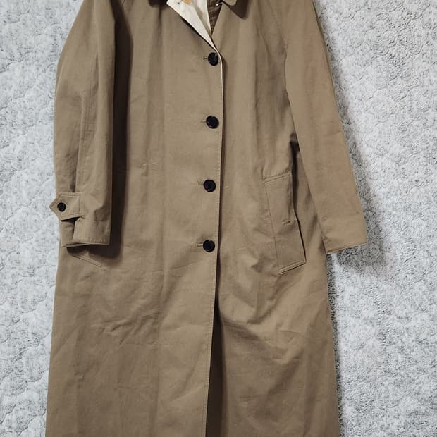 H888 [F] 모어댄예스터데이 리버시블 코트