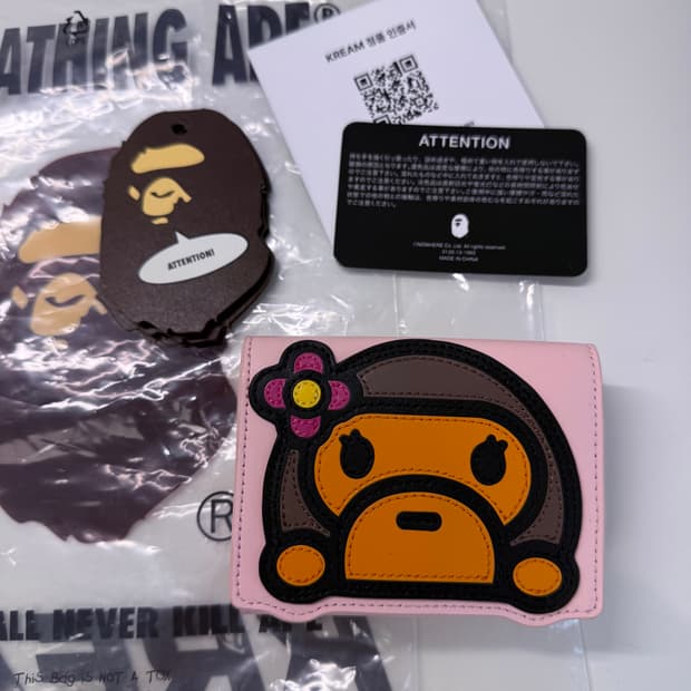 베이프 베이비 리사 레더 월렛 핑크