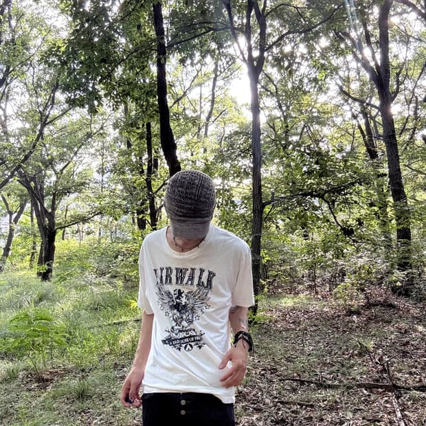 Airwalk” Punk Gothic Skull Print Tee