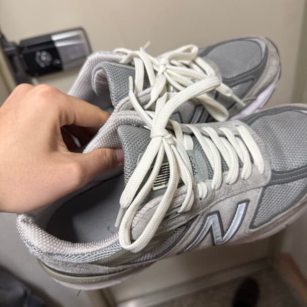 뉴발란스 990v5 그레이