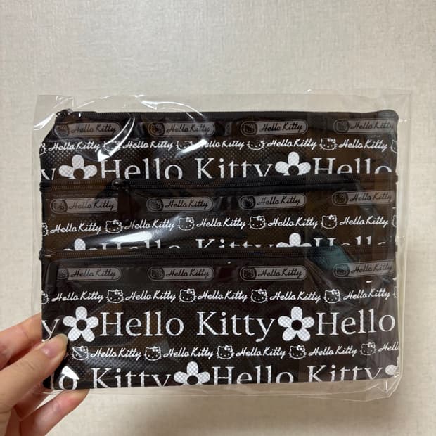 산리오 고전 키티 3단 파우치