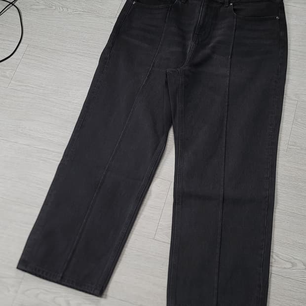 무신사스탠다드 핀턱 레귤러핏 데님팬츠 40