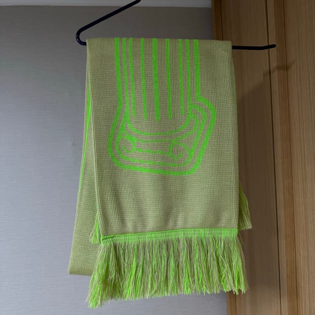 에리즈 Aries 머플러 / 스카프 판매합니다.