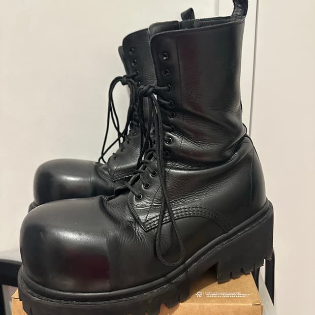 발렌시아가 스톰퍼 부츠 레더 44