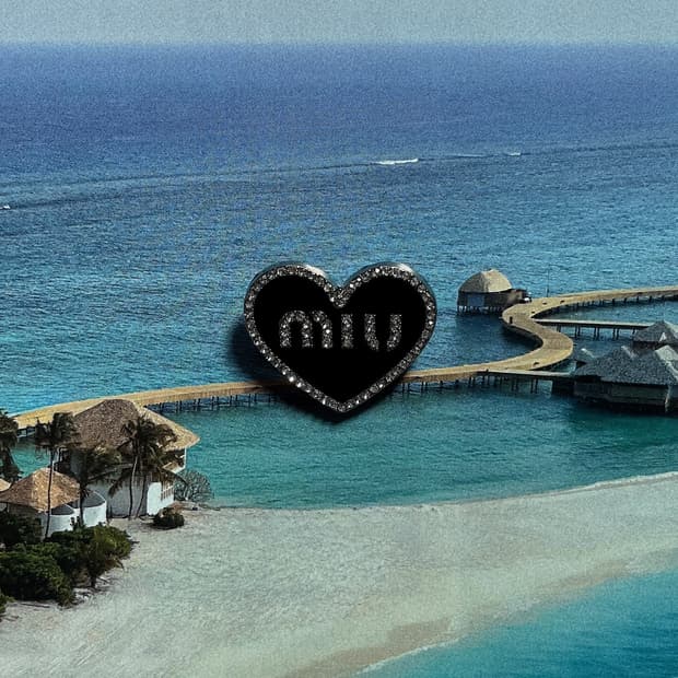 미우미우 블랙 하트 파베 브로치