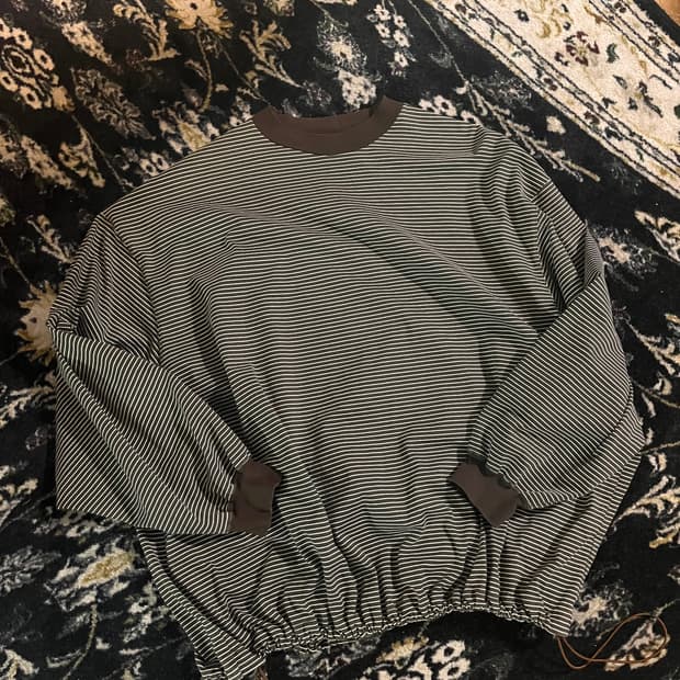 Is-ness 이즈네즈 벌룬 롱 슬리브 티셔츠