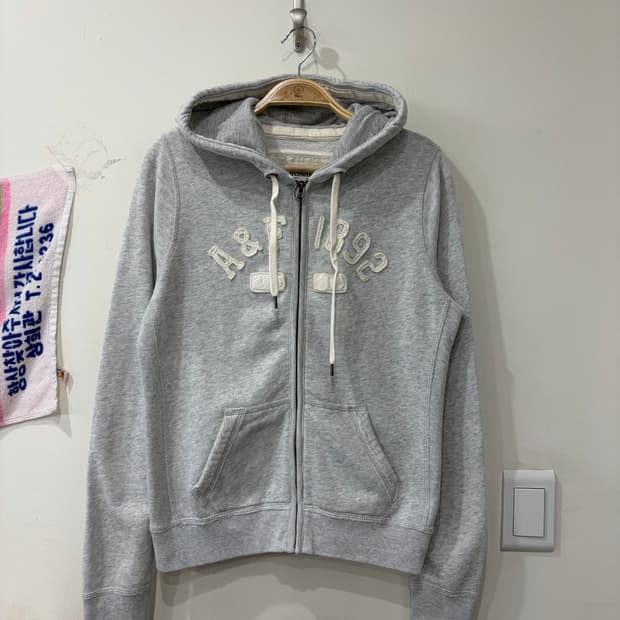 51. 아베크롬비 후드집업