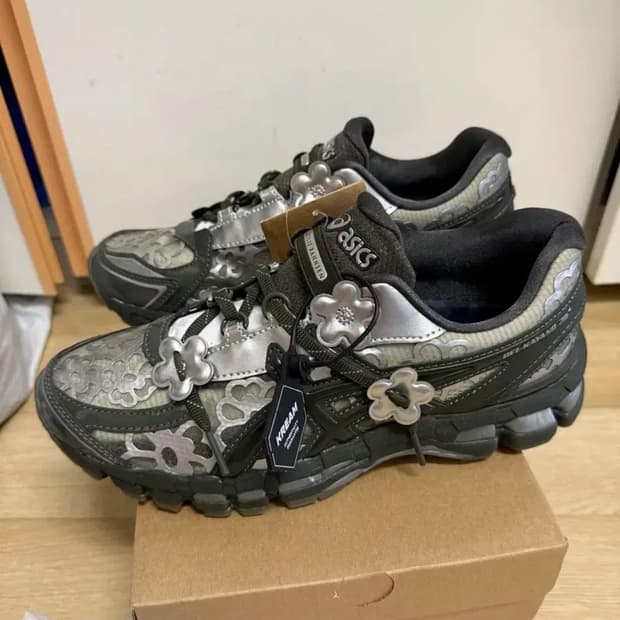 아식스 x 세실리에 반센 젤 카야노 20 올리브