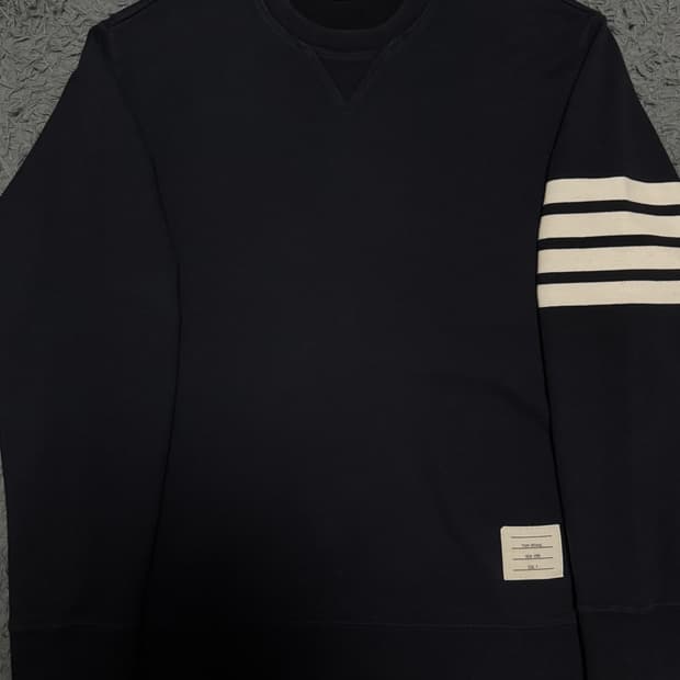 톰브라운 사선완장 맨투맨 7사이즈 네이비