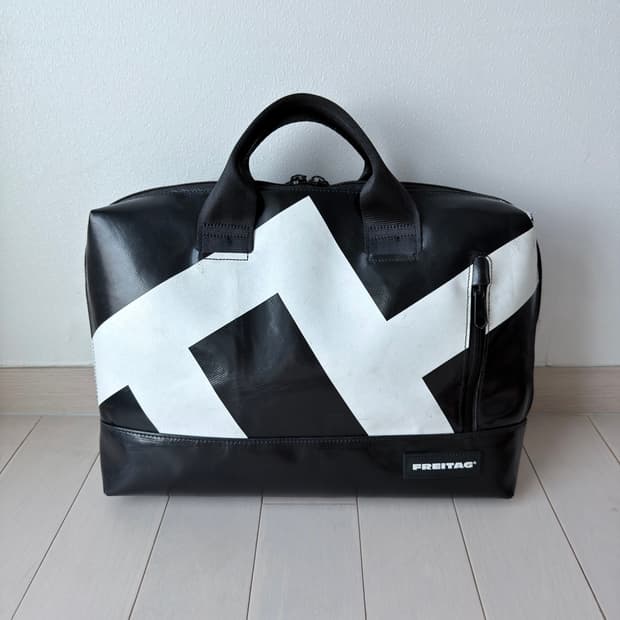 프라이탁 모스 F304 블랙 화이트