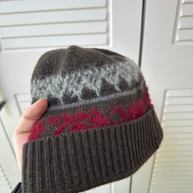 아모멘토 자카드 비니