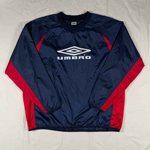 엄브로 웜업 피스테 바람막이