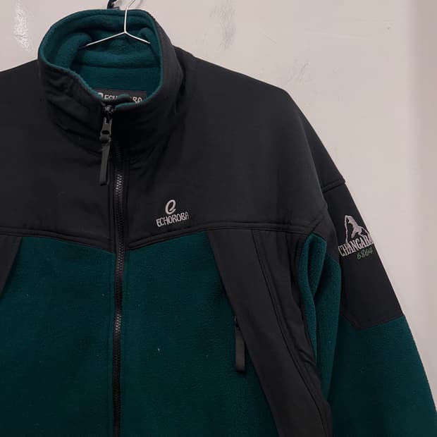 에코로바 나일론 패치 자수 플리스 자켓