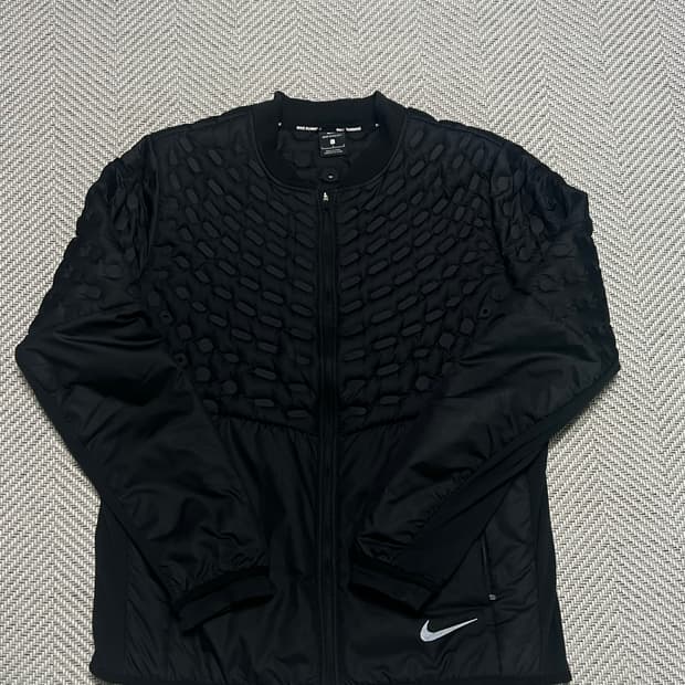 나이키 에어로로프트 자켓 L 블랙