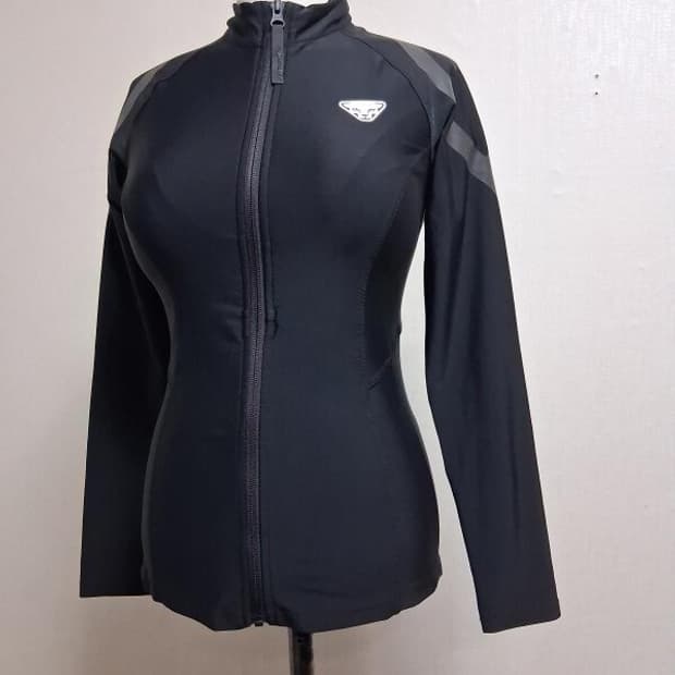 DYNAFIT 여성 트랙져지탑 44반정도 표기85CM S
신체치수 가슴