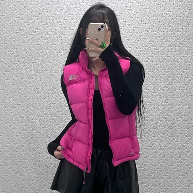 노스페이스 Y2K 대장급 핫핑크 구스다운 패딩조끼 85 C08685