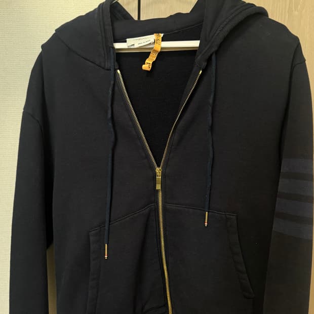 [3]톰브라운 네이비 후드집업 