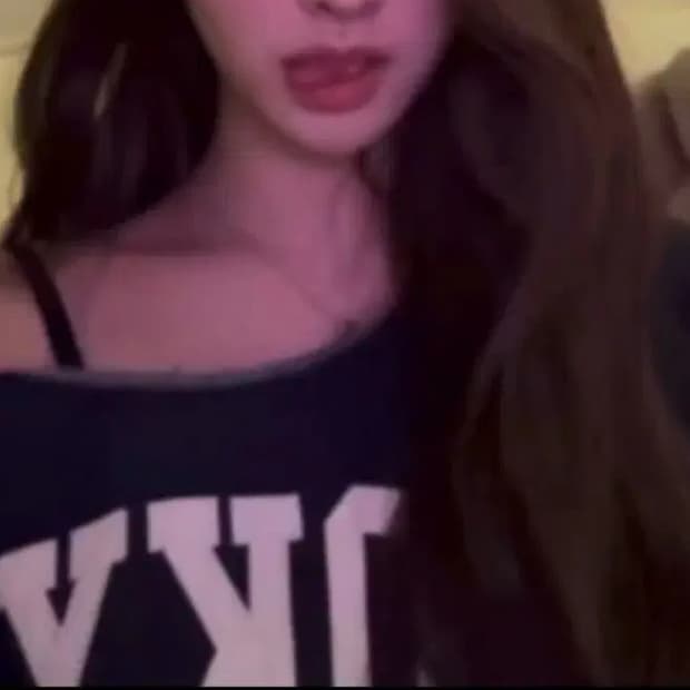 브랜디멜빌 오프숄더 맨투맨