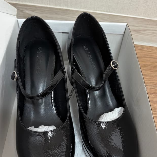 솔트앤초콜릿 라운드 토 메리제인 블록 힐 펌프스 7cm