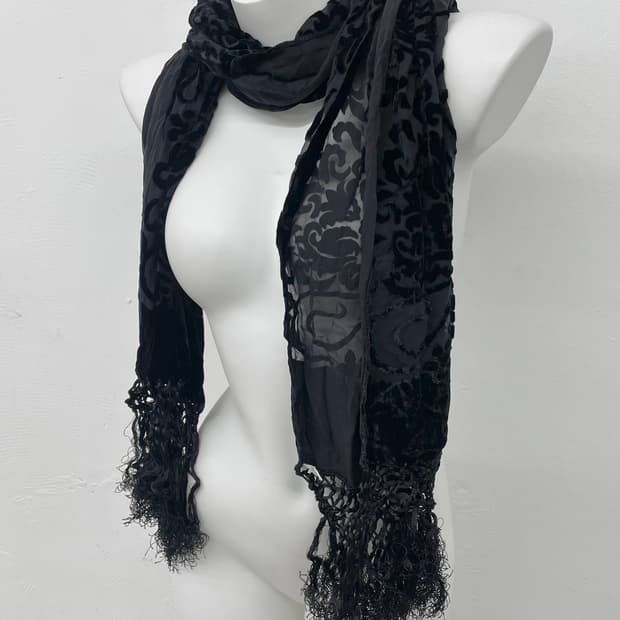 오리엔탈 고딕 벨벳 머플러 