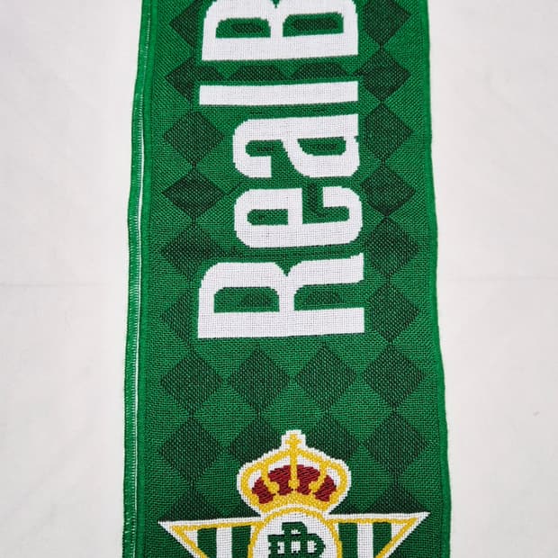 레알 베티스 머플러 팝니다 