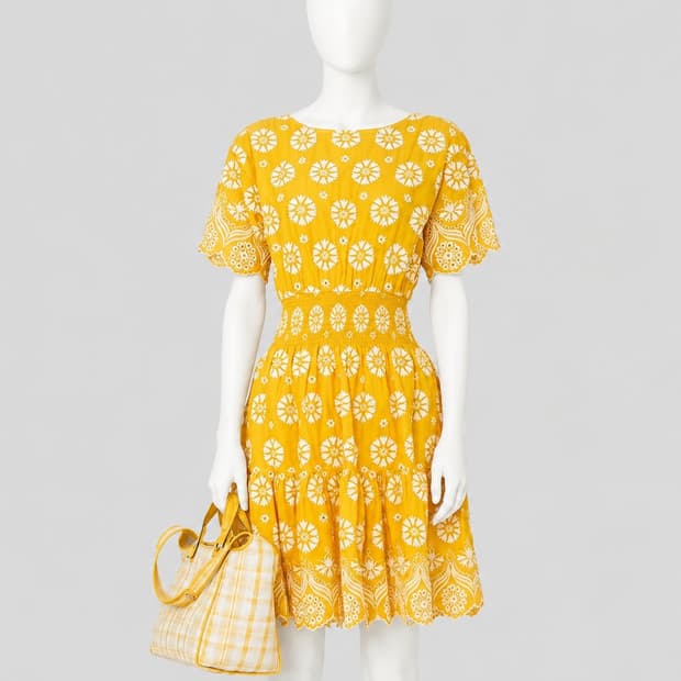 🌻토리버치 TORY BURCH 자수 아일렛 스모크 밴딩 원피스