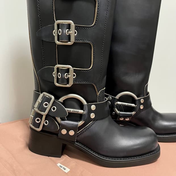 [37]미우미우 25fw 바이커 버클 부츠/블랙