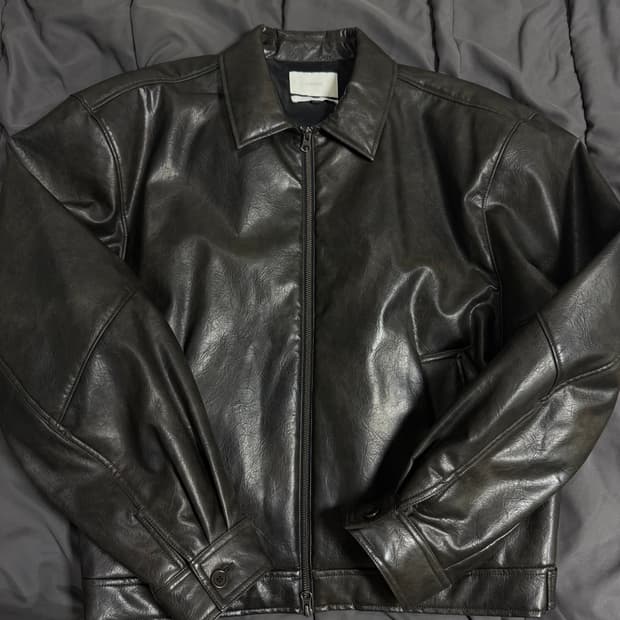 (L)아모멘토 25fw 신세틱 레더 자켓