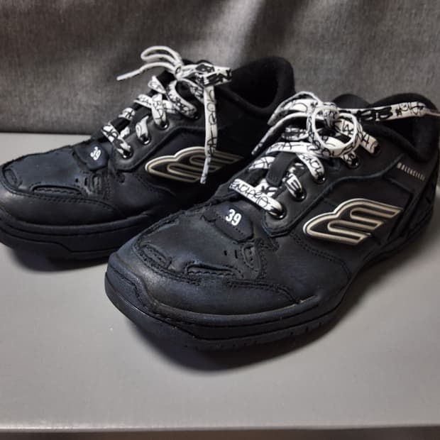 [새상품급] 발렌시아가 햄튼스 스니커즈 원아웃 39