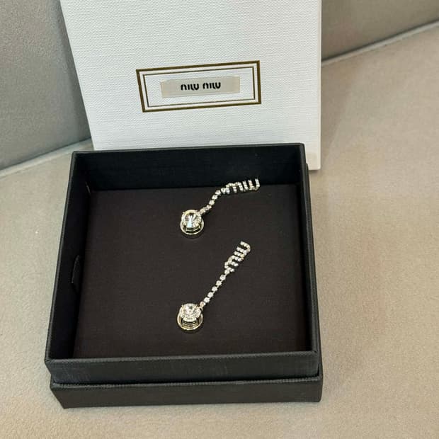 미우 크리스탈 이어링 귀걸이