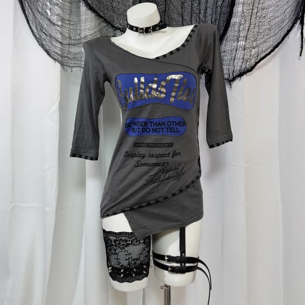 stripe lettering t-shirt