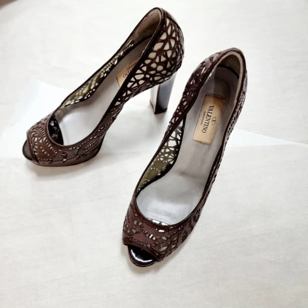 발렌티노 구두 슈즈 오픈토힐 펌프스 (235/표기36.5) 상태최상