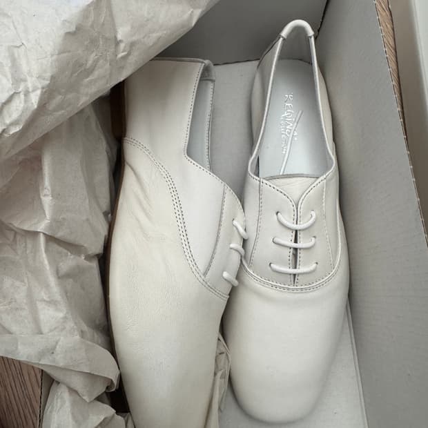 흐꺙 더비 무광 옥스포드 블랙, 화이트