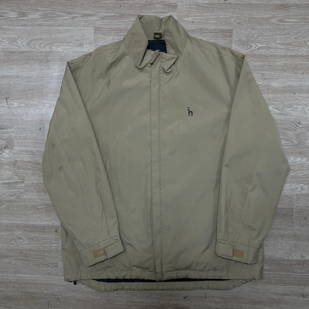 헤지스 자수 로고 스탠드넥 바람막이 집업자켓 [베이지] M/95