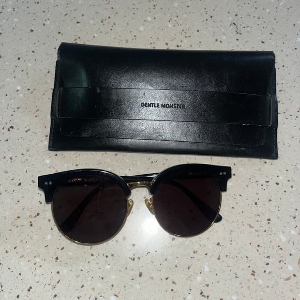 젠틀몬스터 문컷