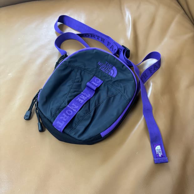 나나미카 노스페이스 퍼플라벨 샤코슈 크로스백 가방 퍼플 블랙