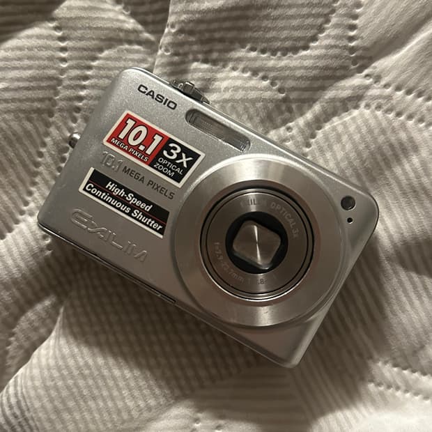 카시오 z1050 르세라핌 은채 디카 