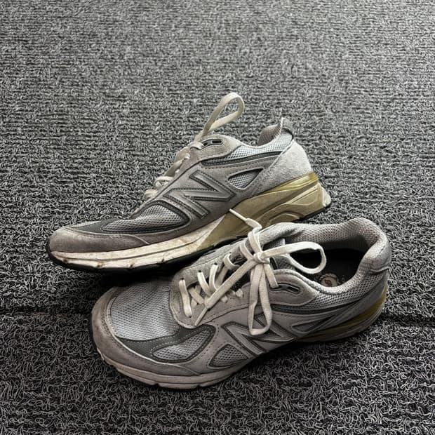 뉴발란스 990 v4 USA 그레이 스니커즈 2719