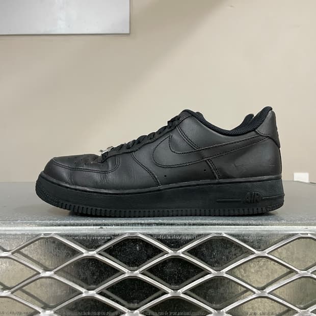 나이키 에어포스1 트리플 블랙 255