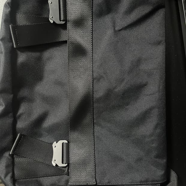 메종미네드 투버클 메신저 크로스 백