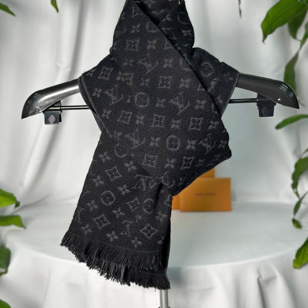 [정품] 루이비통 모노그램 클래식 머플러 블랙