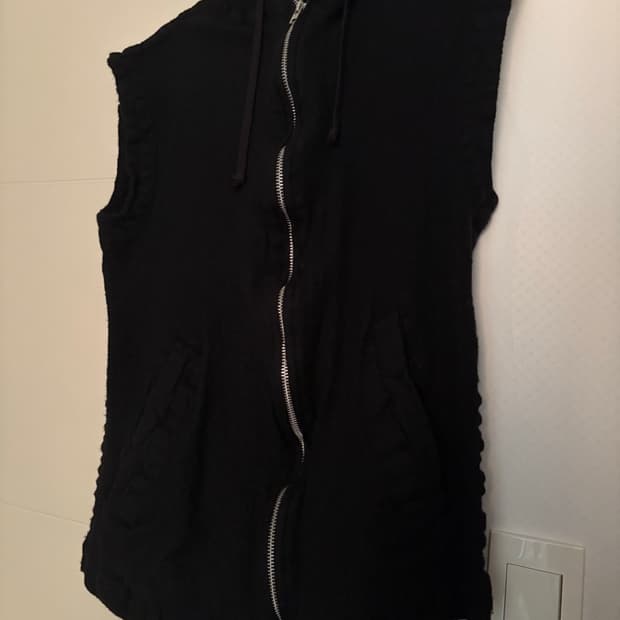 Comme des Garcons black hood best s size