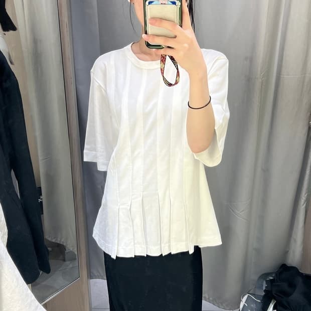 H&M 플리츠 핀턱 반팔 티셔츠(꼼데맛)