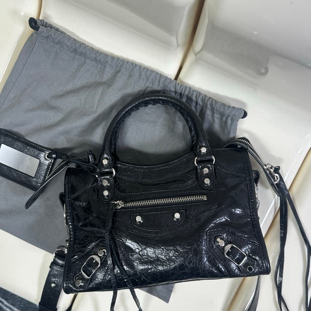 [새상품급 정품] 발렌시아가 시티 모터백 미니 블랙-2