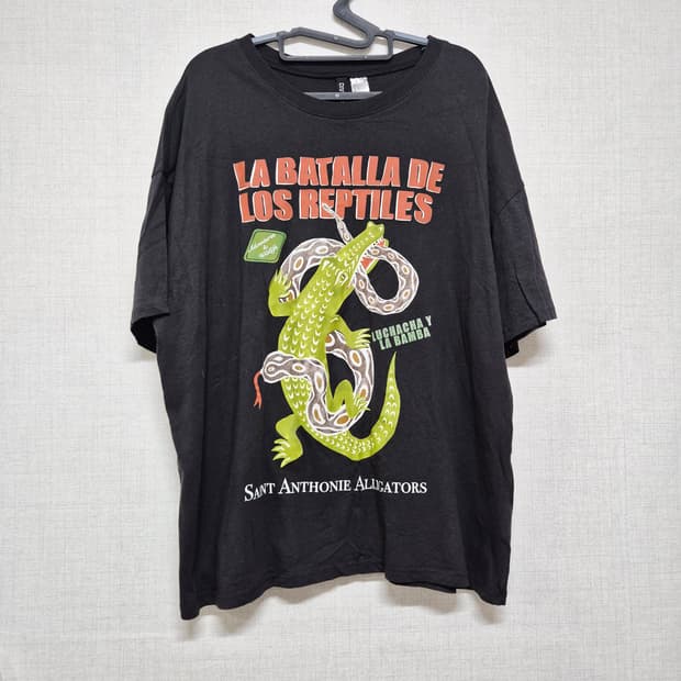 H&M 블랙 레플타일 프린팅 반팔