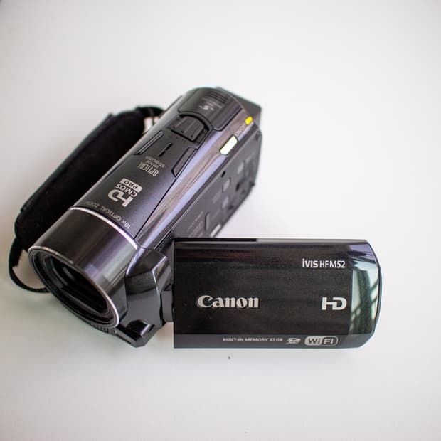 Canon iVIS HF M52