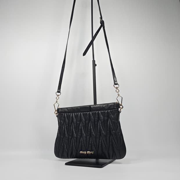 미우미우 클러치 숄더백