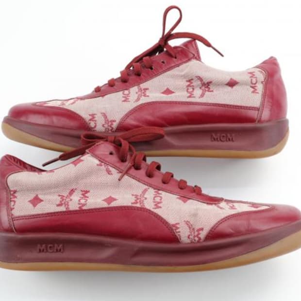 엠씨엠 스니커즈