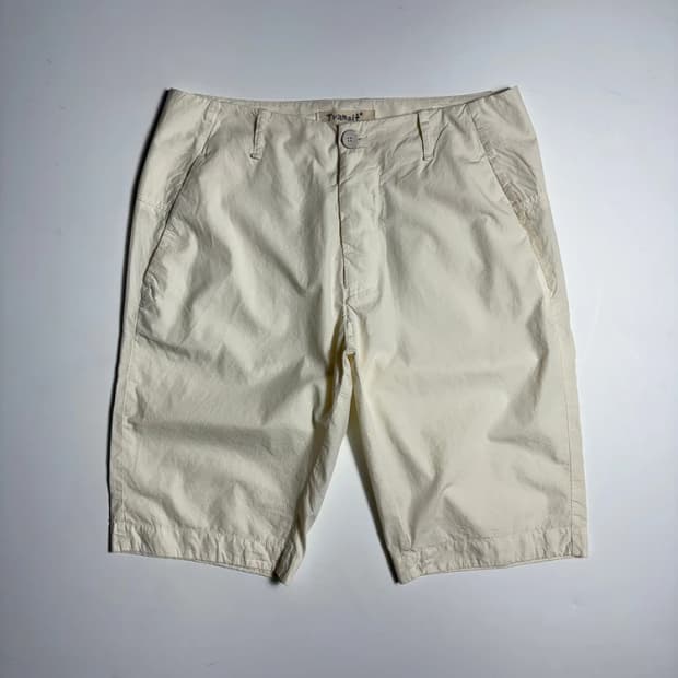 트랜짓 TRANSIT 베이직 버튼플라이 치노 반바지 R1495